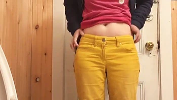 Cuisine la pizza puis baise sa chatte poilue