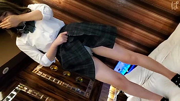 Anjo adolescente asiático tentado em casting POV