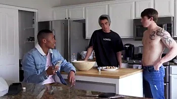 Asiatique amateur baise en missionnaire