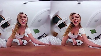 Blonde VR: Sucer, Doggy et Cowgirl