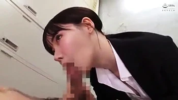 Богатая красотка делает лучший минет