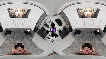 Adolescente flaca Lola Danger monta polla gimiendo con pasión en VR