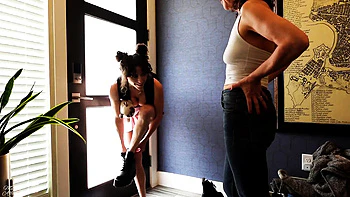 Amateur MILF SavvyStar Licks Pussy First Time Lesbian Stepmom