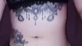 Heiße Asiatin fickt POV: Tiefschlucken, Doggy, Missionar