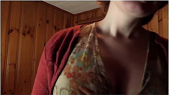 Bettie Poses Naked In Bondage - 4K Redhead Solo