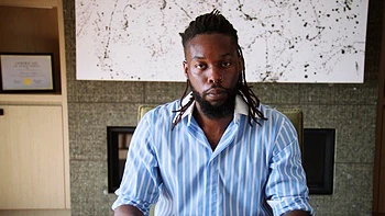 Валентина трахает в жопу и лижет задницу, жесткий минет