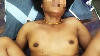 Esposa tâmil fodida suja pelo marido - Casal desi transando