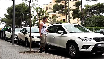 Brune allemande baisée dur en plein air à Majorque