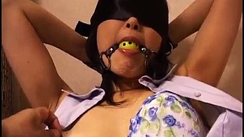 Жёсткий БДСМ минет от японки