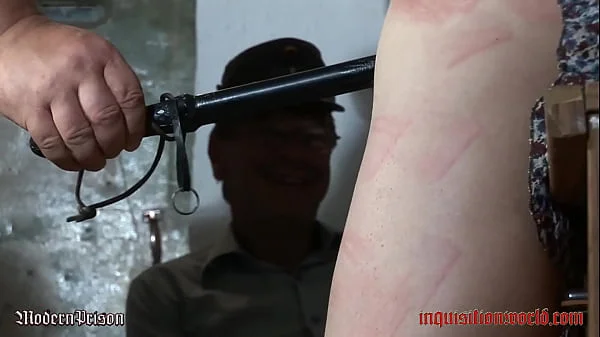 Delinquentin Valerie bekommt den Gummiknüppel zu spüren (TRAILER)