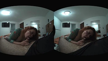 Домашняя колумбийка сосет два хуя