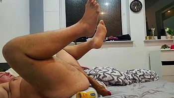 Фемдом сводная сестра пеггингом трахает сводного брата с массажем простаты