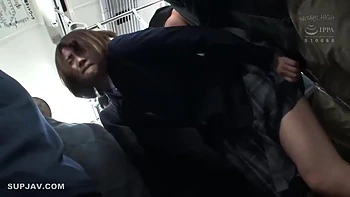 MILF japonesa fodida anal no trem