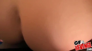 Junge Blondine Brianna Oshea im Missionarsfuck mit großem Schwanz und fettem Arsch