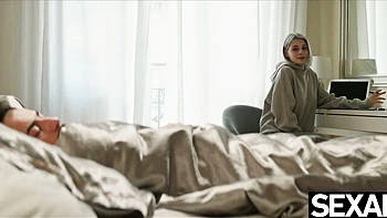 Francis X e Christy White chupam peitos e montam o pau