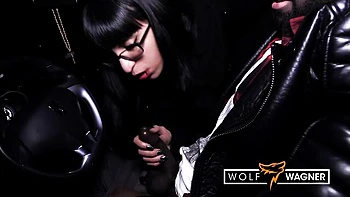 Milf alemana Zeyna chupa polla y acaba en su culo