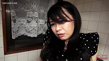 Anjo asiático adolescente seduz em casting fetiche POV