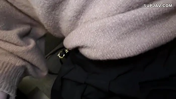 Ange asiatique teen séduit en casting amateur POV fetish