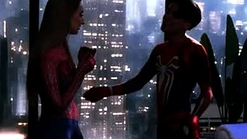 Spider Girl wird von Superhelden im Dreier gefickt