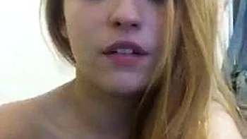 Мина из Инсты: любительский фетиш стриптиз брюнетки