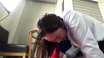 Мисси в японском порно с волосатой брюнеткой и еблей с кончей внутрь