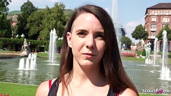 Petits seins Mina encule en vrai anal en casting public extérieur