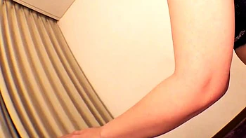 Adolescente asiática Arisa Nakano recebendo handjob POV