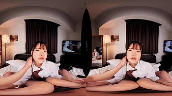 Amatrice asiatique suce et se fait baiser anal VR