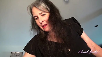 Grace te seduz e monta tua rola dura