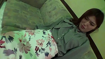 Casting POV con adolescente asiática fetichista