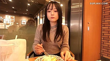 Chica asiática adolescente en casting fetiche