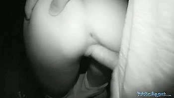 Casting en extérieur : ado brune baisée fort