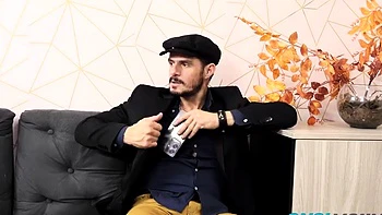 Ruiva Cintia Lara leva anal hardcore e boquete