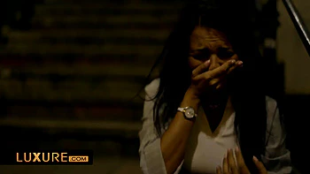 Carollina despertada para chupar y follar perrito en el baño