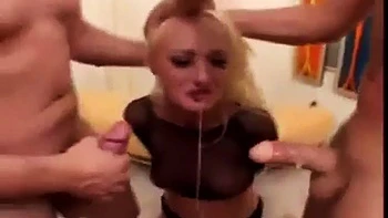 Мелисса Лорен грубо сосёт и ебется в позе догги с глубоким горлом