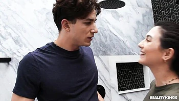 Veronica Rodriguez flaca chupa polla y follada a perrito