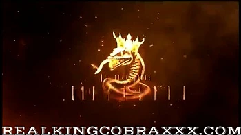 King Cobra baise le cul de MILF blanche en levrette avec BBC et creampie anal