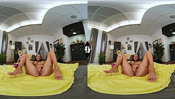 Maddy Black se masturbe en lingerie