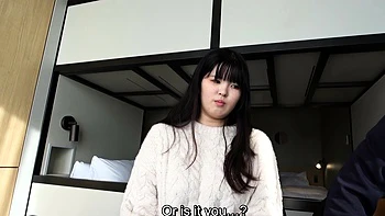 Milf japonesa voluptuosa chupando y follando un gran pito