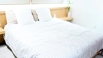 Латиноамериканки в жёстком групповом сексе с собачкой