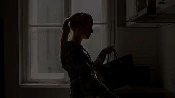 Lesbianas rubia y morena lamiendo y metiendo dedos en pussy