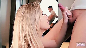 Милашка пригласила фотографа на трах сессии