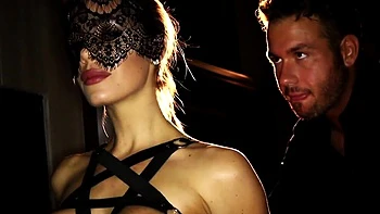 Nicole Aniston chupada e fodida de lingerie pelo Chad White