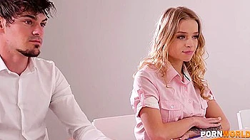 Блондинка Алекса Флекси в любительском двойном анал-тройничке