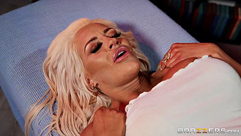 Ressens cette grosse bite en pipe et chevauchement