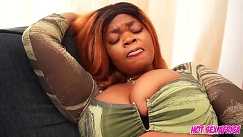 Эбони втроём с большой грудью, членом и минетом