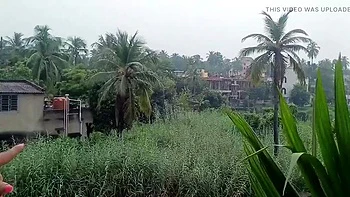 Индийская красотка с большой жопой жестко ебется дома