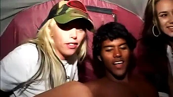 Бриттни и подруги: блондинки с большими сиськами трахаются