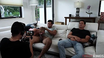 MILF amateur baise une grosse queue, creampie dans le cul