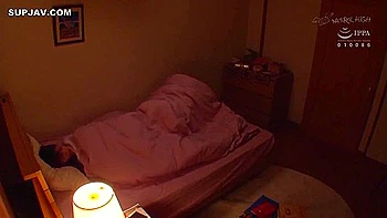 Teen japonaise en trio anal avec éjaculation